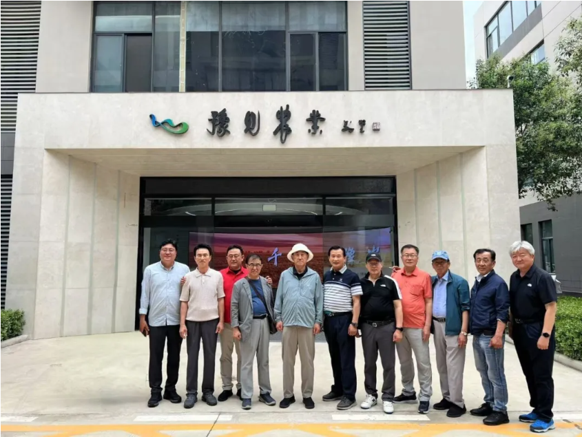 韓國京畿道驪州市市長率團蒞臨云飛科技參觀指導